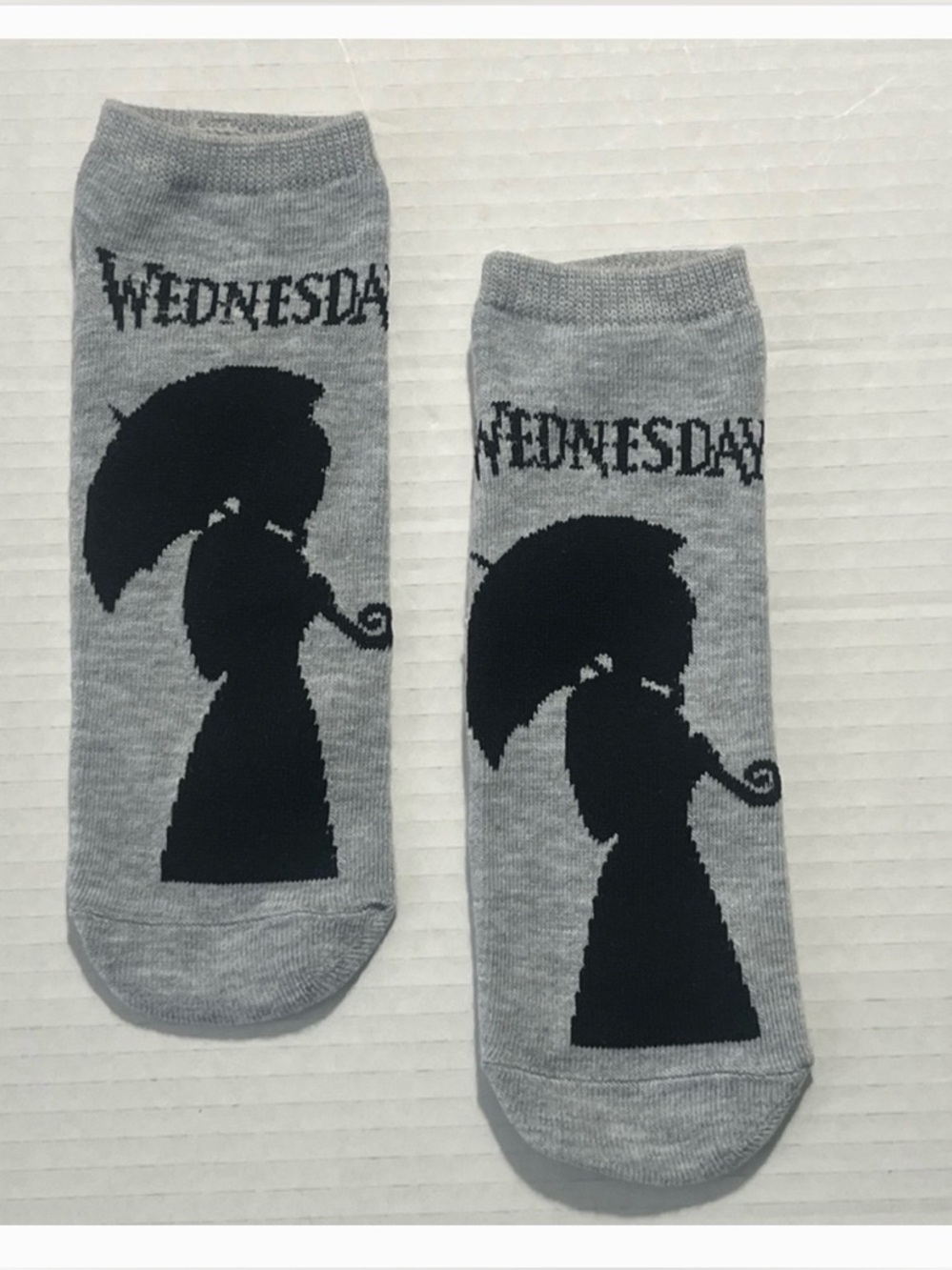 Wednesday Graphic Ankle Socks - Gray & Black